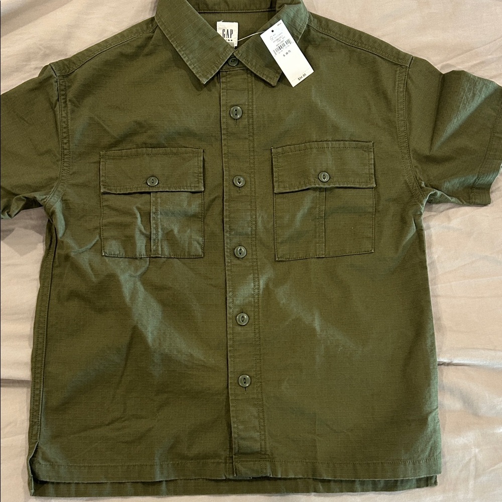 Boys Army Green Cargo Button-Up Shirt | Size Small 6–7 | New with Tags
